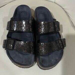 Birkenstock Black women Sandals, like new Fits size 6.5-7